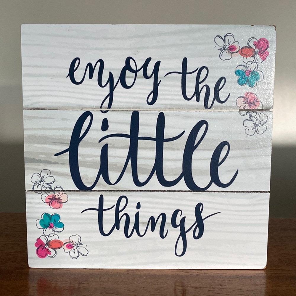 Wall hanging frame with quote Good Shape